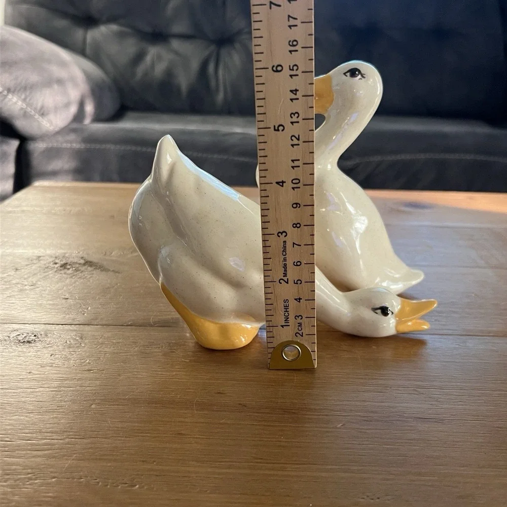 Ceramic Duck Figurine Set White Yellow Beaks Speckled Glaze Vintage Decor